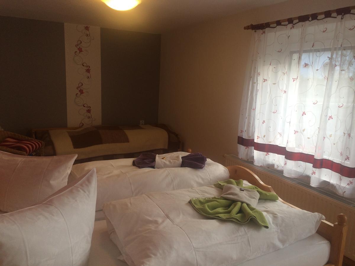 Ferienwohnung Guerth Kleinhennersdorf 外观 照片