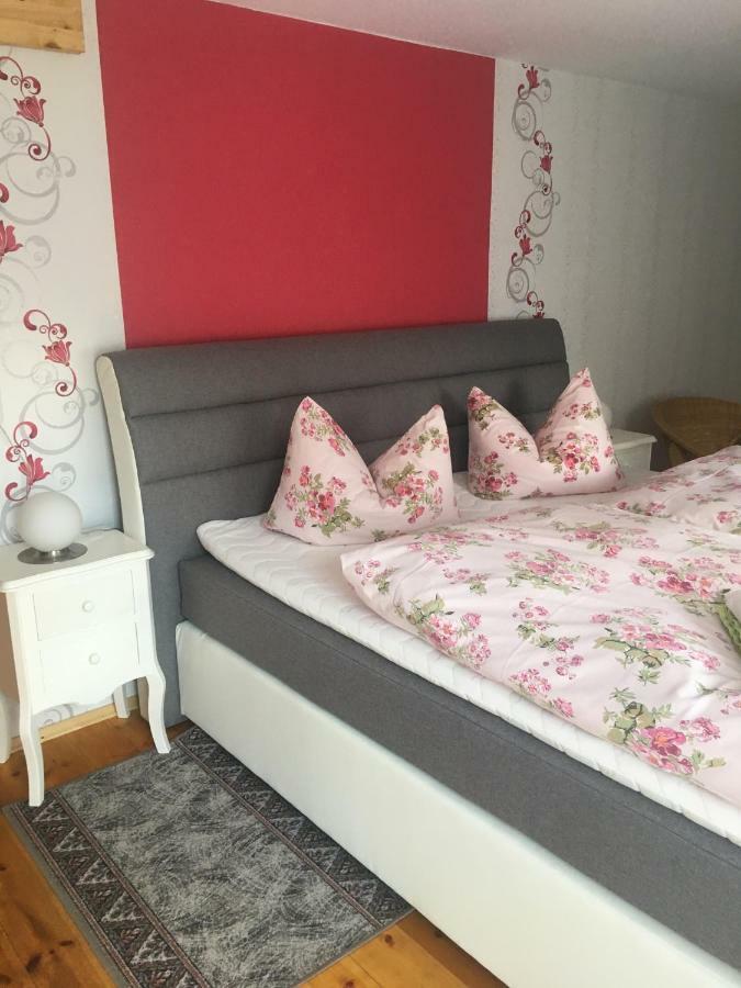 Ferienwohnung Guerth Kleinhennersdorf 外观 照片